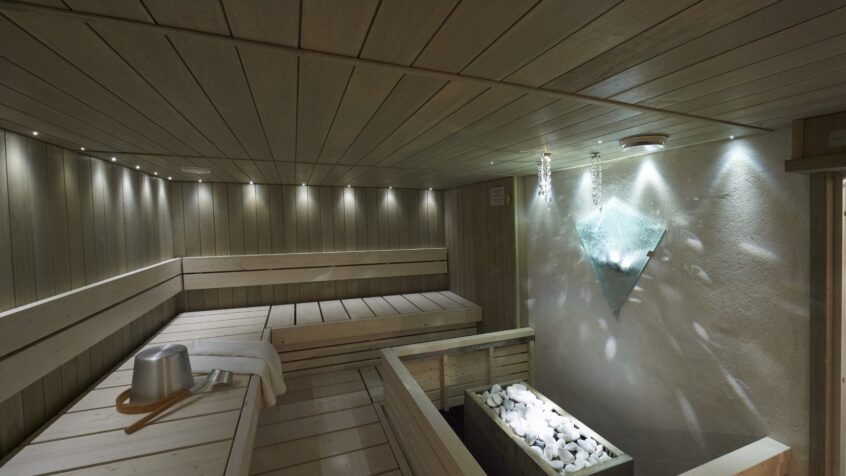 Miksi valita lämpöhaapa? Saunasisustuksen nousevat trendit 2026