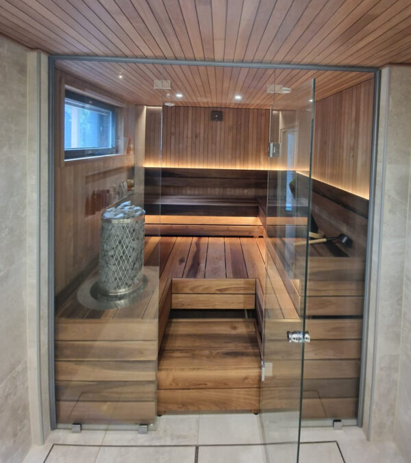 Glass wall made to measure